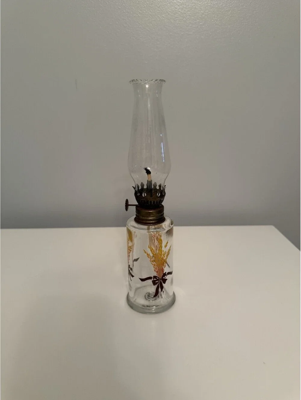 Vintage Lamplight Farms Oil Lamp Wheat & Ribbon Design 10” T w/Chimney EUC Rare